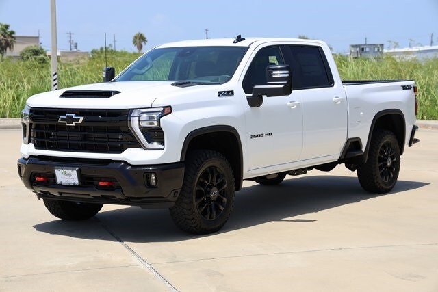 2025 Chevrolet Silverado 2500HD LT photo 3