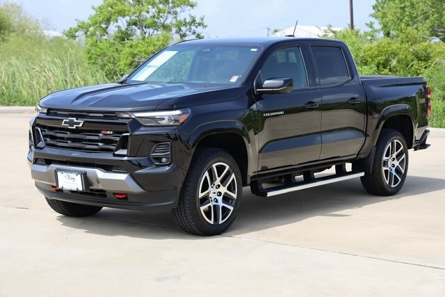2024 Chevrolet Colorado Z71 photo 3