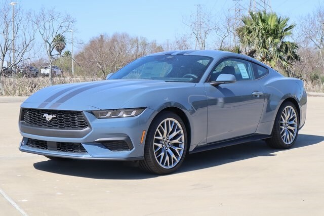 2025 Ford Mustang EcoBoost Premium photo 3