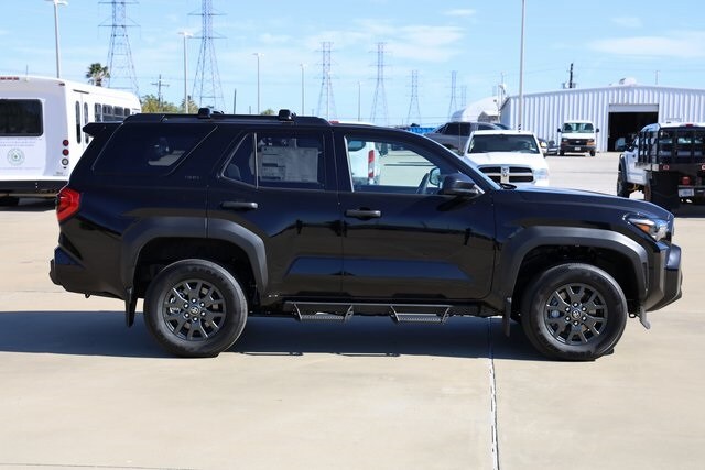 2025 Toyota 4Runner SR5 photo 4