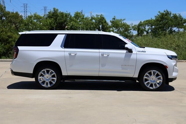 2023 Chevrolet Suburban High Country photo 4