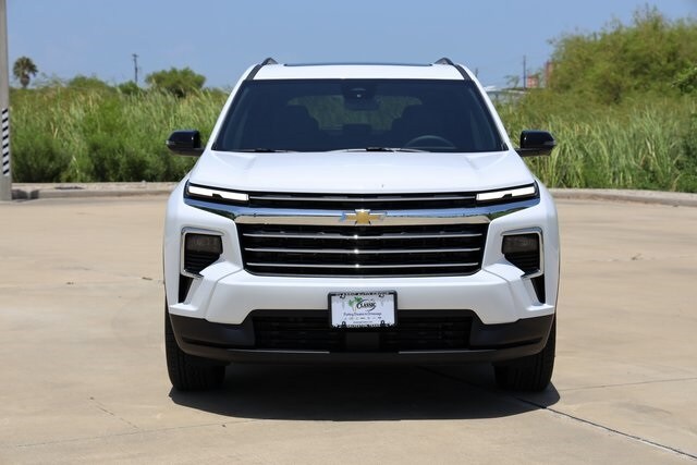 2026 Chevrolet Traverse photo 2