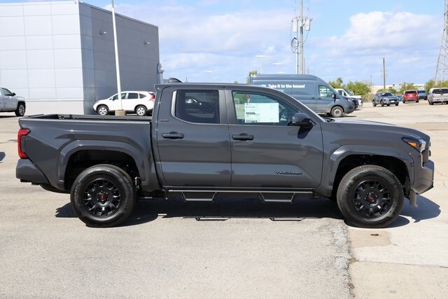 2025 Toyota Tacoma SR5 4x4 Double Cab photo 4