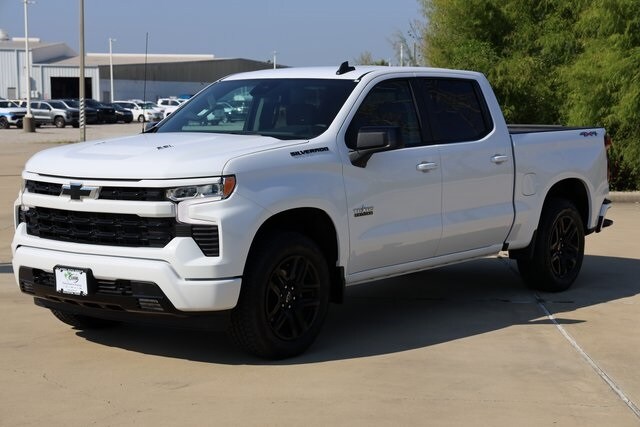 2025 Chevrolet Silverado 1500 RST photo 3