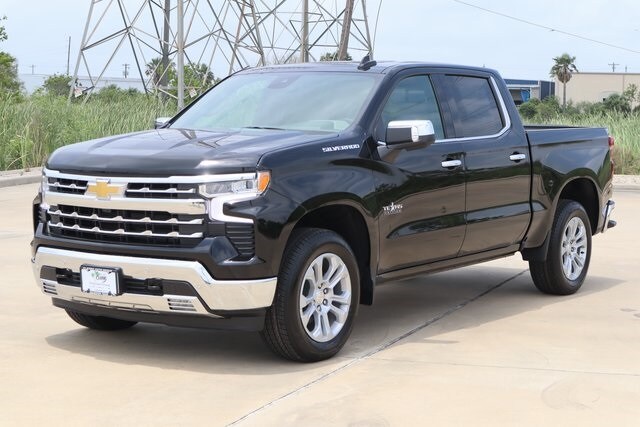 2025 Chevrolet Silverado 1500 LTZ photo 3