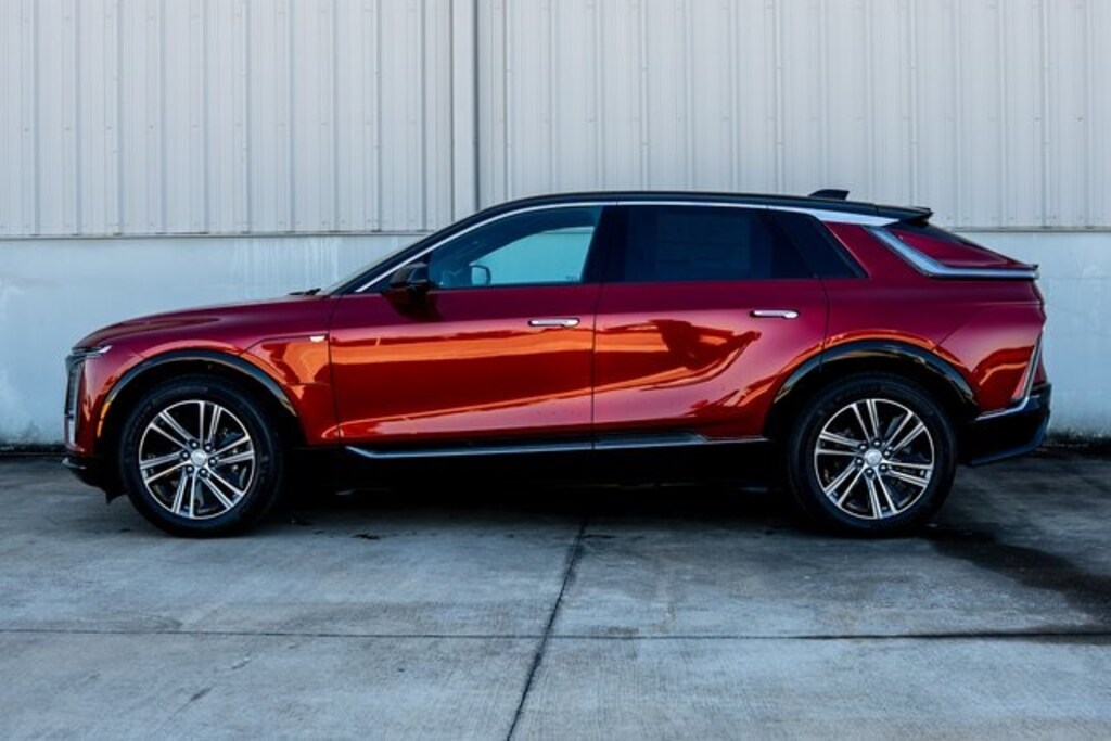 New 2026 CADILLAC LYRIQ Luxury SUV