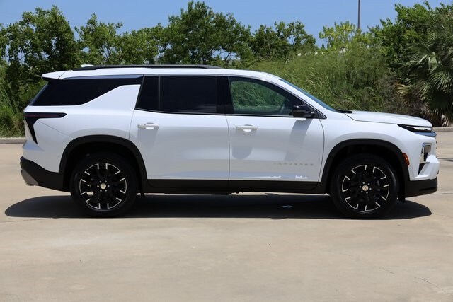 2026 Chevrolet Traverse photo 4