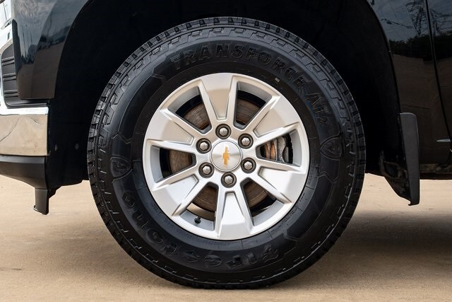 2021 Chevrolet Silverado 1500 LT photo 3