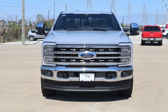 2025 Ford F-250 Lariat photo 2
