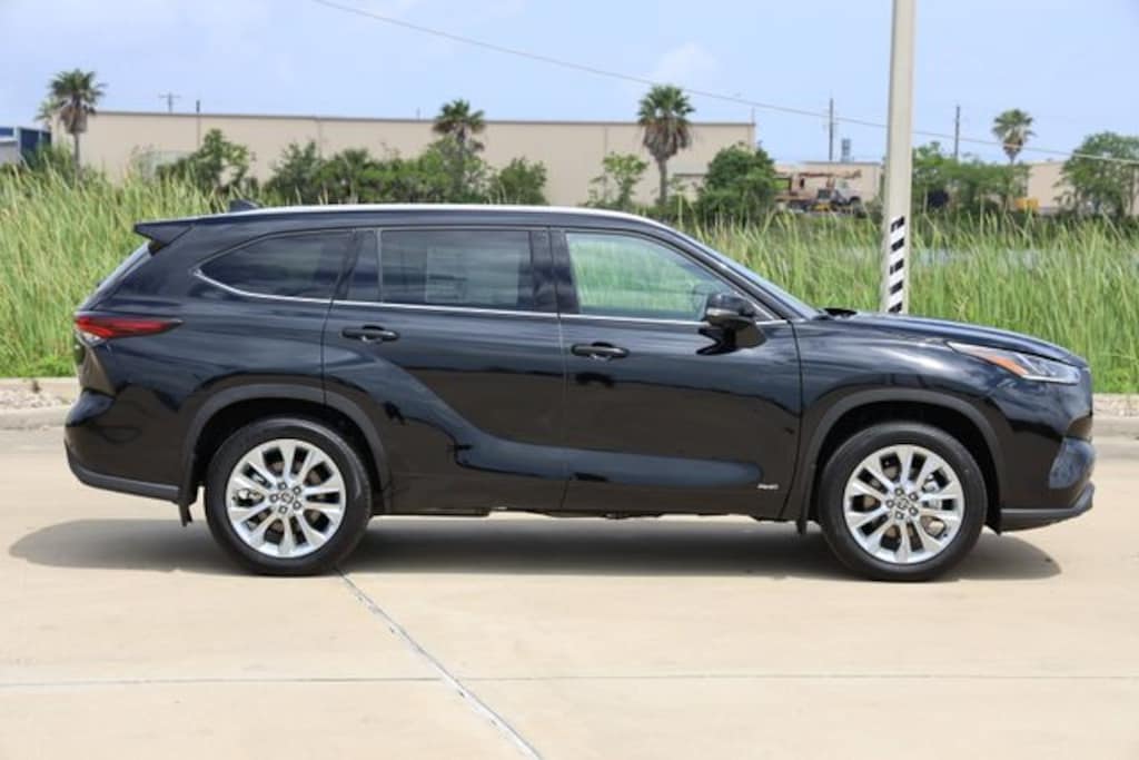 New 2026 Toyota Highlander Hybrid Limited SUV