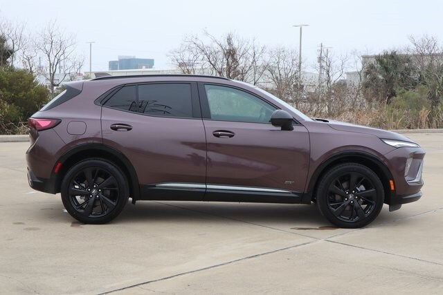 2025 Buick Envision Sport Touring photo 4