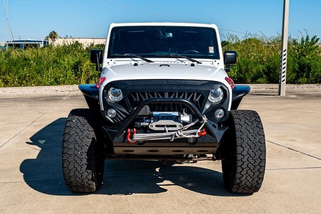 2017 Jeep Wrangler Unlimited Rubicon photo 2