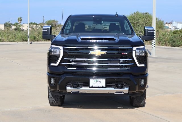 2025 Chevrolet Silverado 2500HD LT photo 2