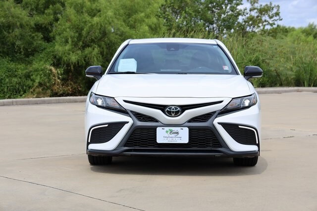 2022 Toyota Camry SE photo 2