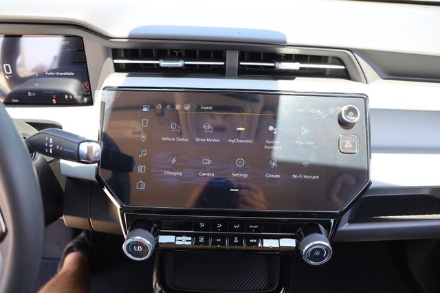 2027 Chevrolet Bolt LT - Photo 17