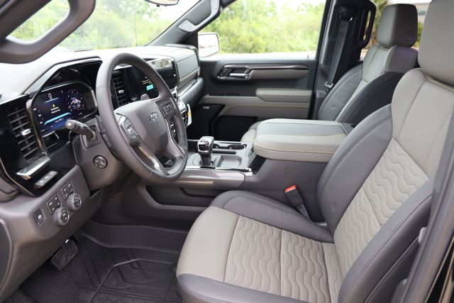 2026 Chevrolet Silverado 1500 ZR2 - Photo 12