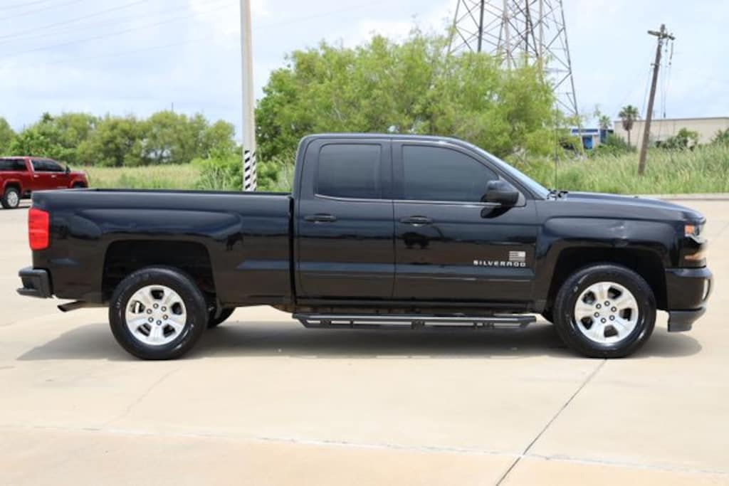 Used 2017 Chevrolet Silverado 1500 LT Truck