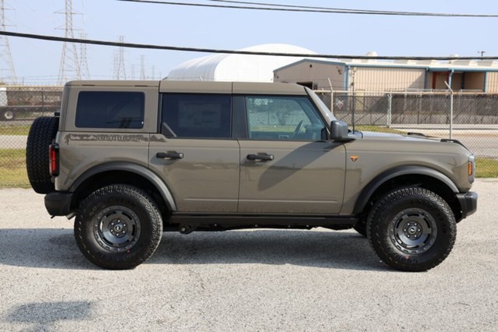 New 2025 Ford Bronco Badlands SUV