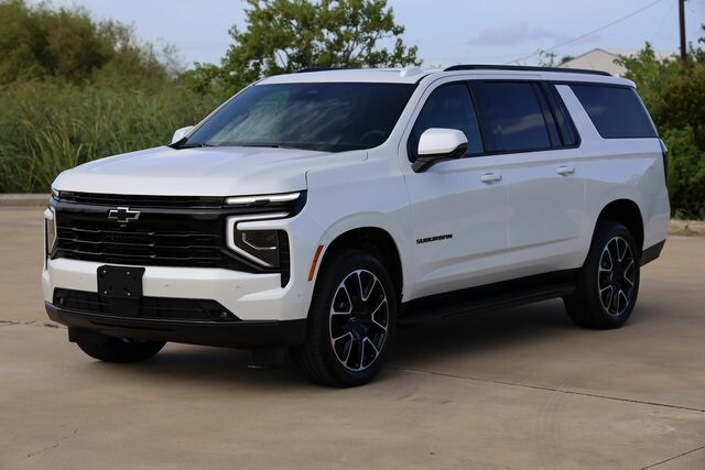 2025 Chevrolet Suburban RST photo 2