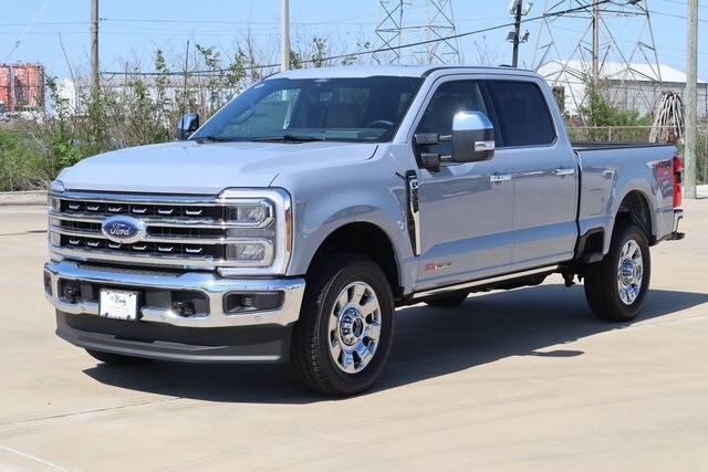 2025 Ford F-250 Lariat photo 3