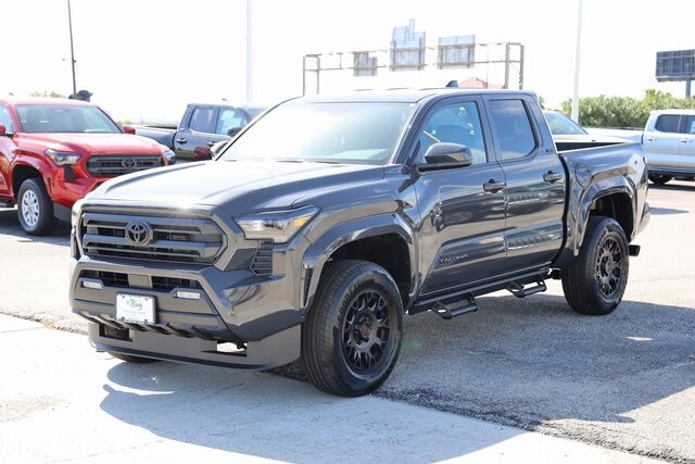 2025 Toyota Tacoma SR5 4x4 Double Cab photo 3
