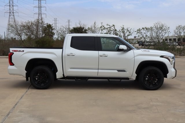 2025 Toyota Tundra Platinum CrewMax photo 4