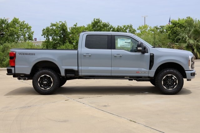 2025 Ford F-350 photo 4