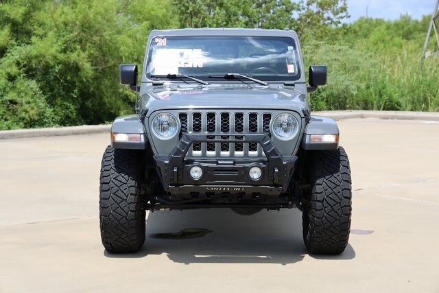 2021 Jeep Gladiator Overland photo 2