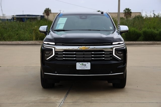 2025 Chevrolet Suburban Premier photo 2