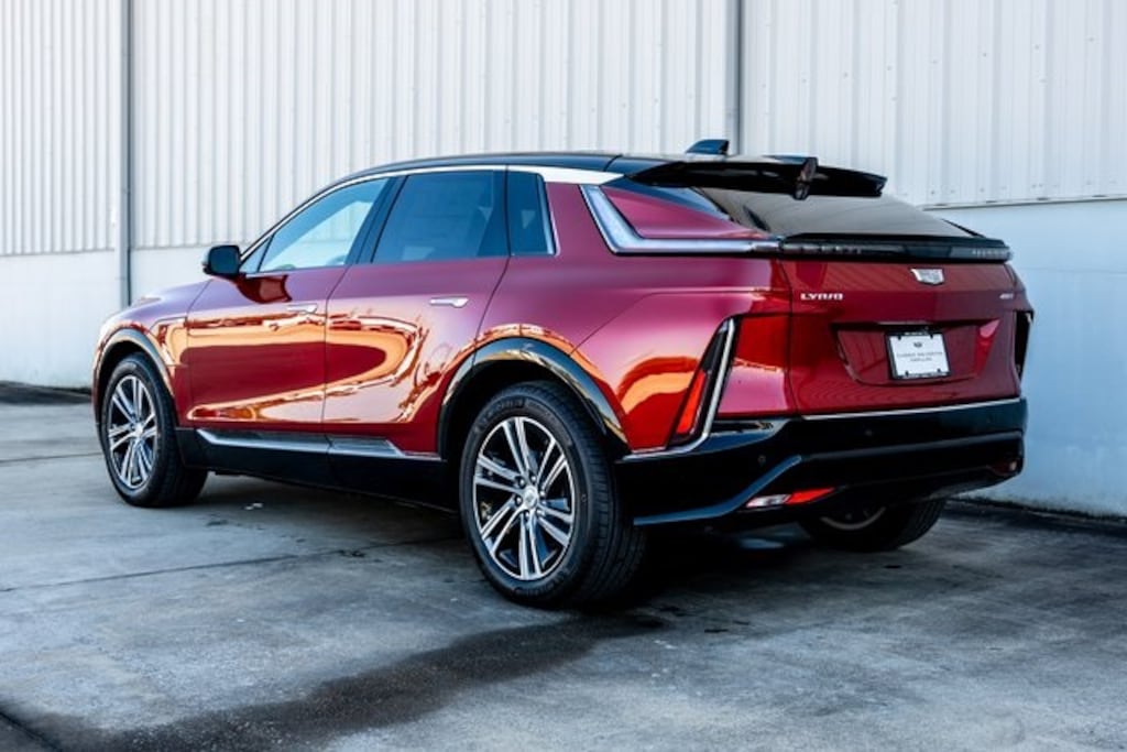 New 2026 CADILLAC LYRIQ Luxury SUV