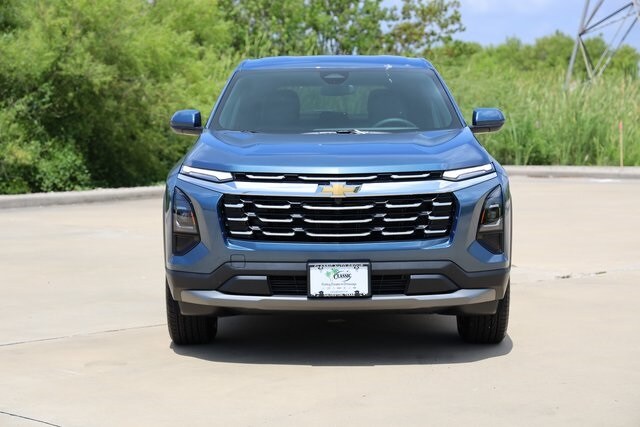 2026 Chevrolet Equinox LT photo 2