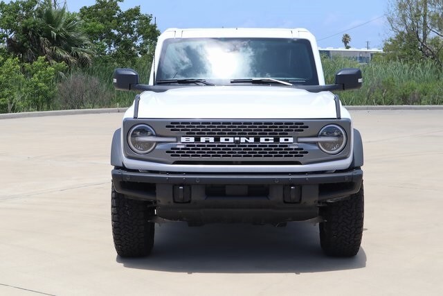 2025 Ford Bronco Badlands photo 2
