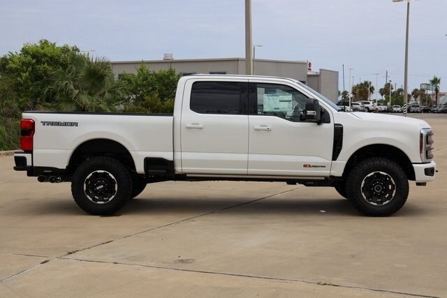 2025 Ford F-250 photo 4