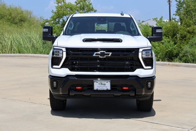 2025 Chevrolet Silverado 2500HD LT photo 2