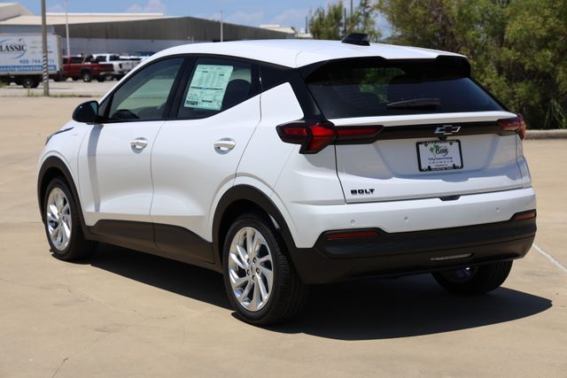 2027 Chevrolet Bolt LT - Photo 6