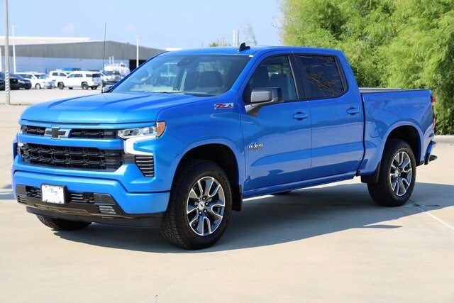 2025 Chevrolet Silverado 1500 RST photo 3