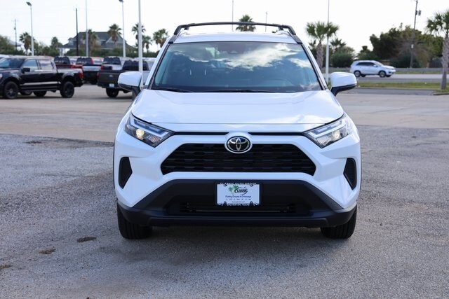 2025 Toyota RAV4 XLE photo 2