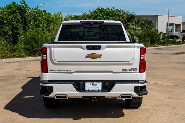 2022 Chevrolet Silverado 1500 High Country photo 3