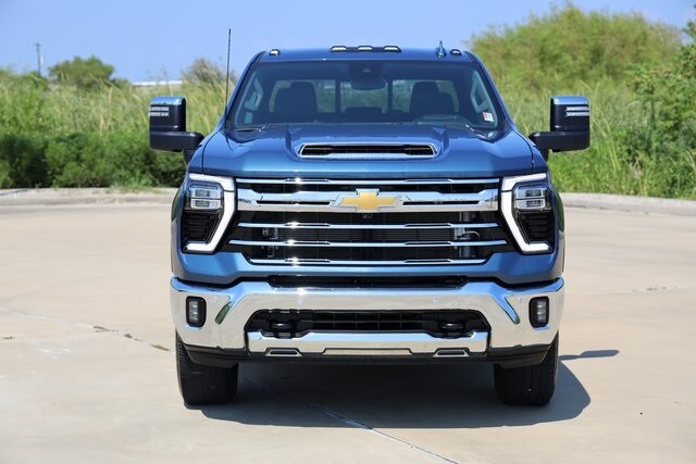 2024 Chevrolet Silverado 3500HD LTZ photo 2