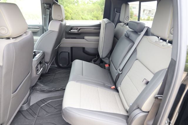2026 Chevrolet Silverado 1500 ZR2 - Photo 13
