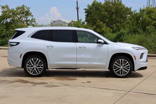 2026 Buick Enclave Avenir photo 4