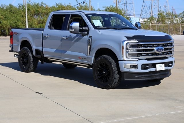 2024 Ford F-250 Super Duty Platinum's photo