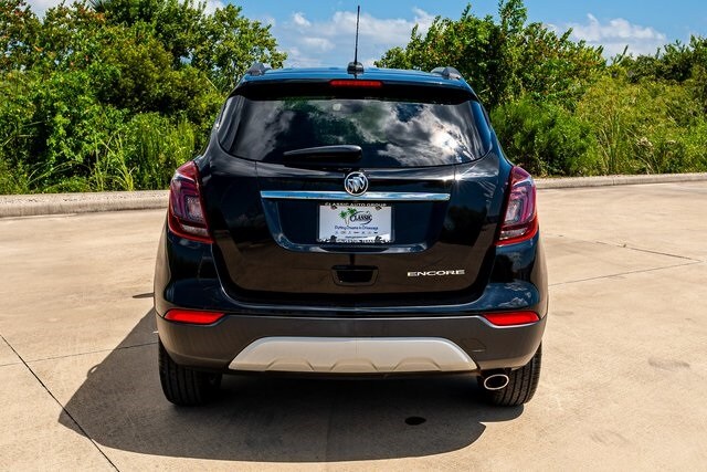 2022 Buick Encore Preferred photo 2