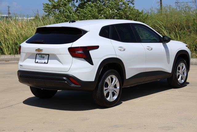 2026 Chevrolet Trax LS - Photo 8
