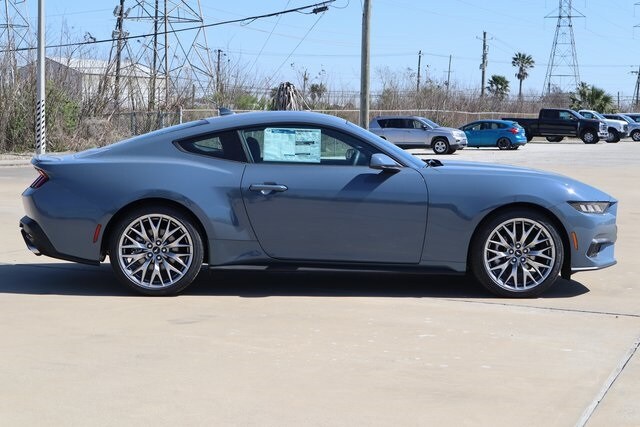 2025 Ford Mustang EcoBoost Premium photo 4