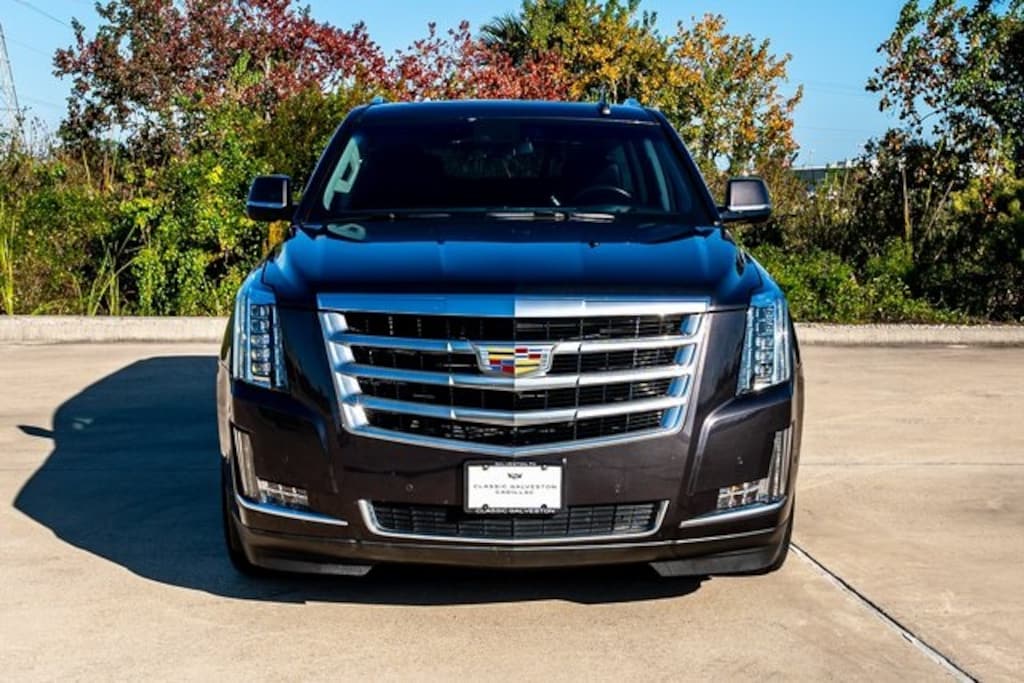 Used 2018 Cadillac Escalade Luxury SUV