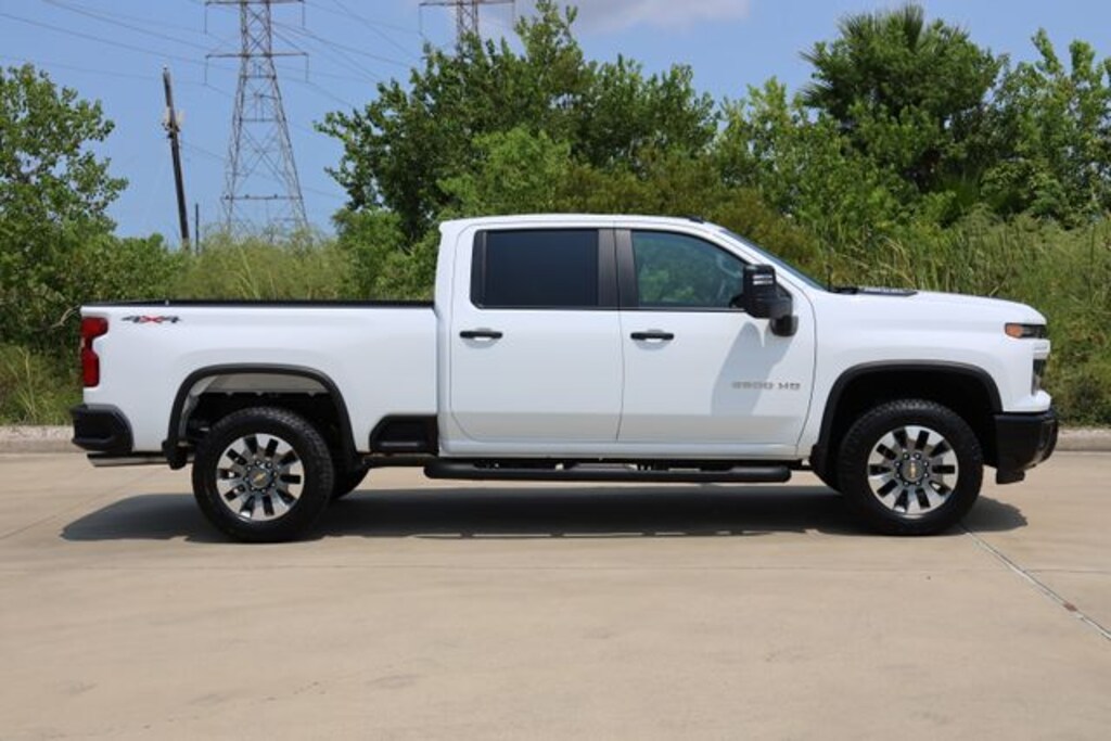 New 2026 Chevrolet Silverado 2500 HD Custom Truck Crew Cab