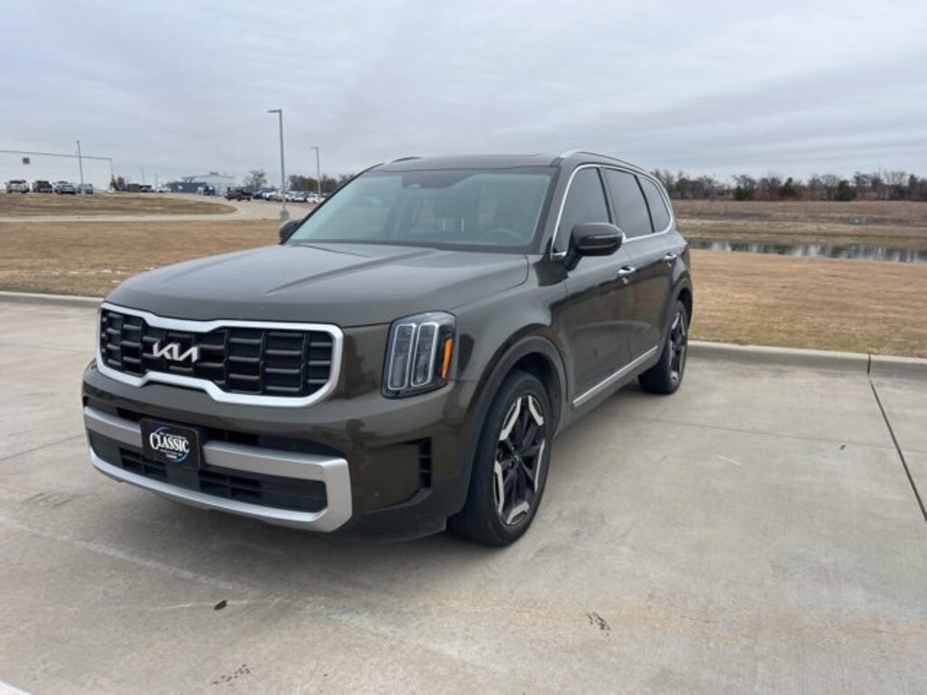 Used 2023 Kia Telluride S