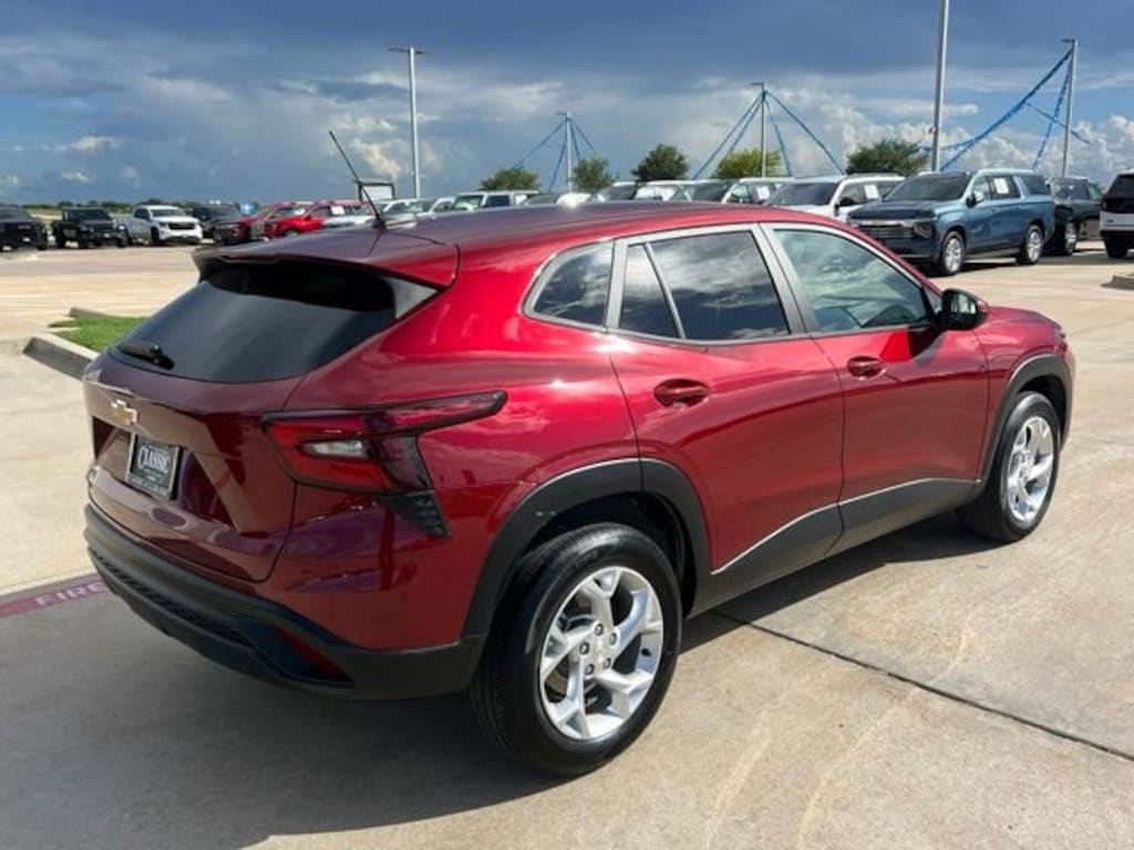 Used 2025 Chevrolet Trax LS SUV