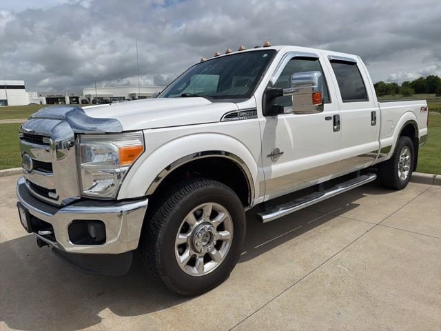 2015 Ford F-250 Lariat 4x4 Crew Cab 172 in's photo